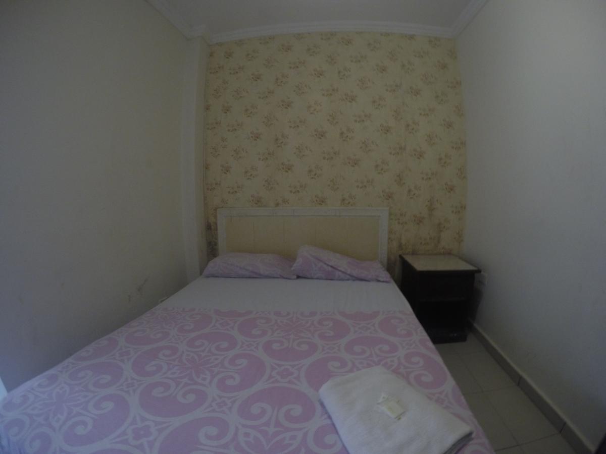 America Hotel 2*
